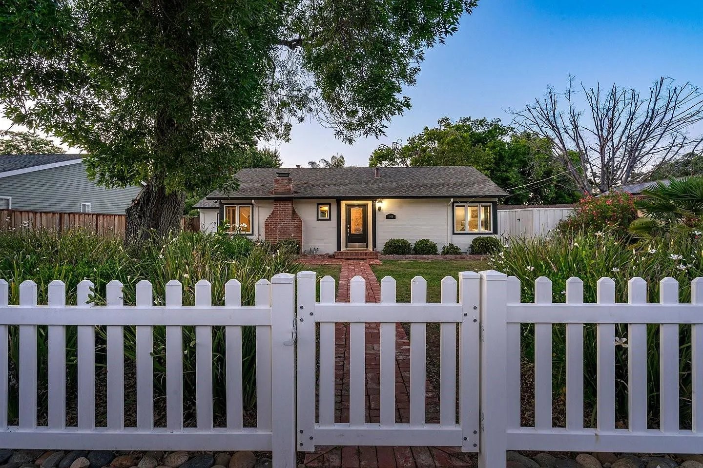 Campbell House: 1049 Lucot Way