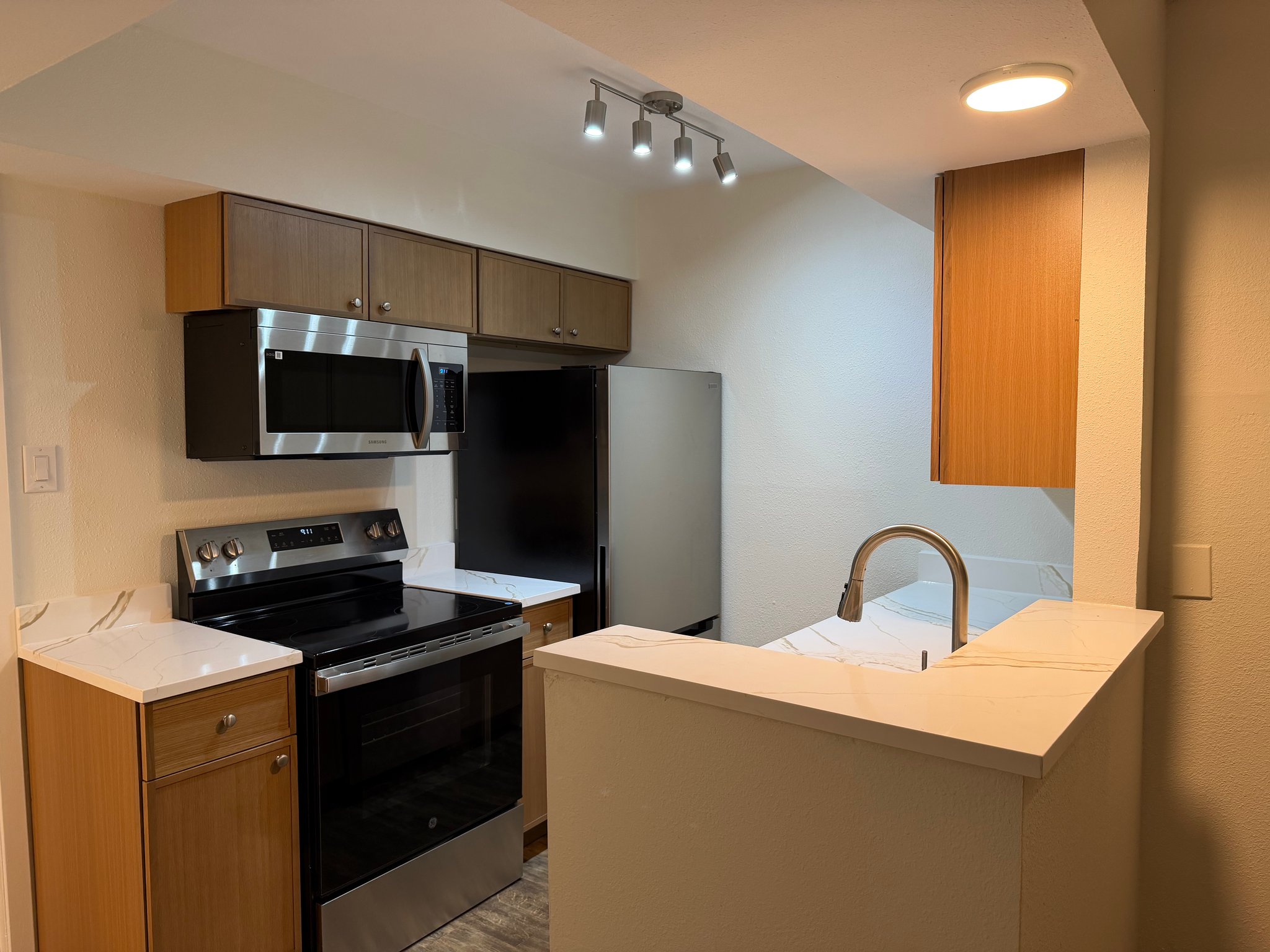 San Antonio Condo: 170 De Chantle Rd