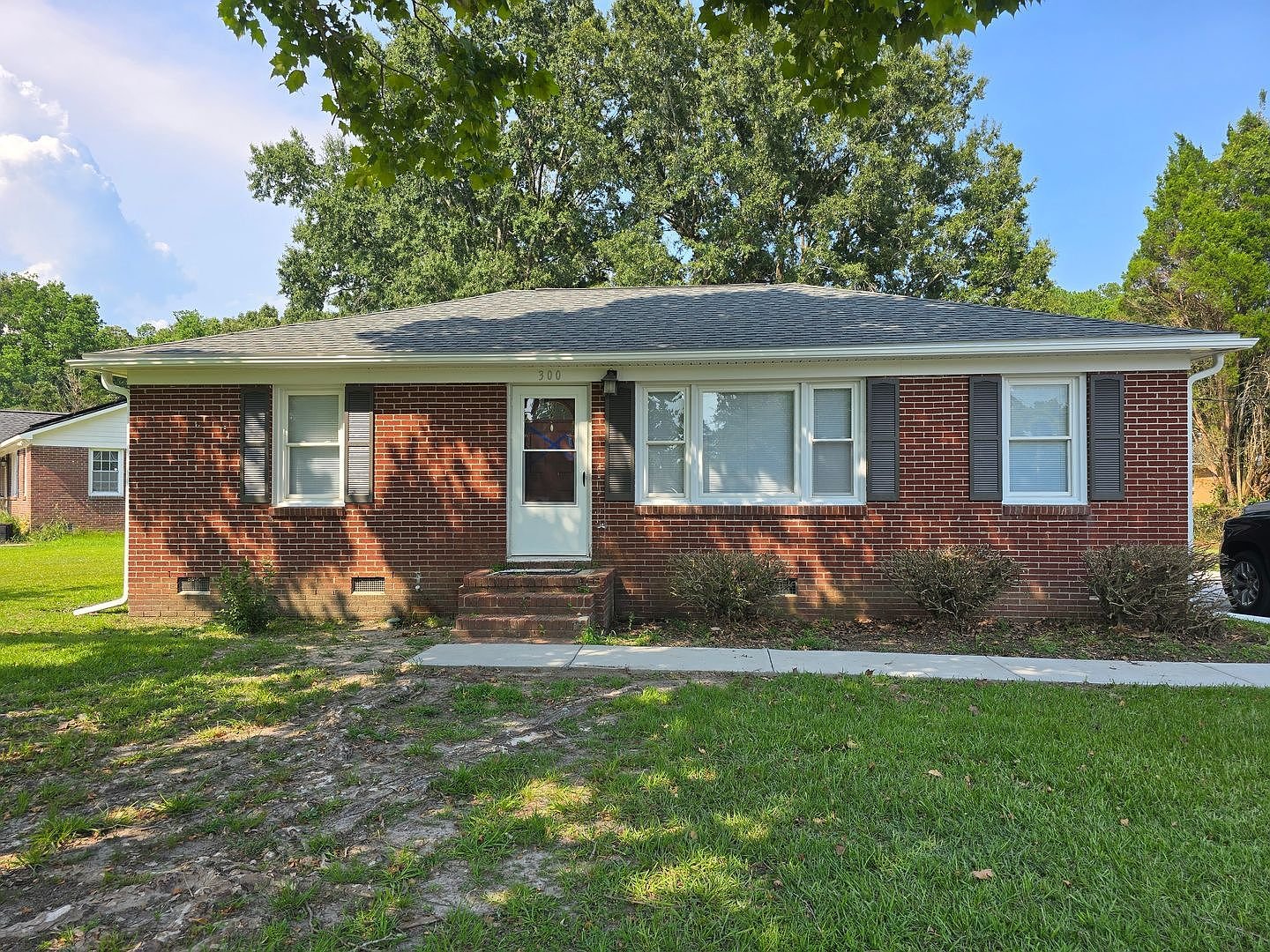 Goose Creek House: 300 Mary Scott Dr