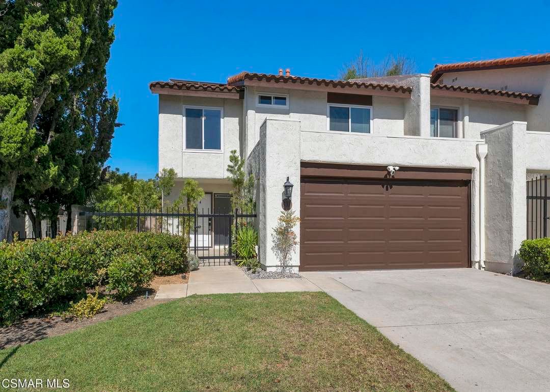 Thousand Oaks Townhome: 833 Shadow Lake dr