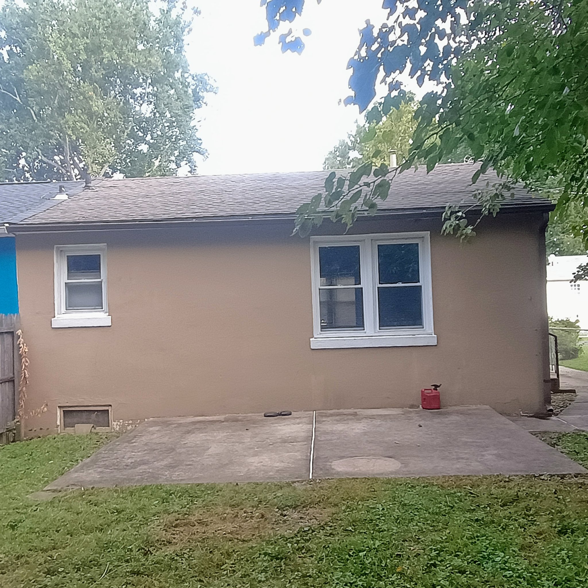 Wallingford House: 405 Denver Ct