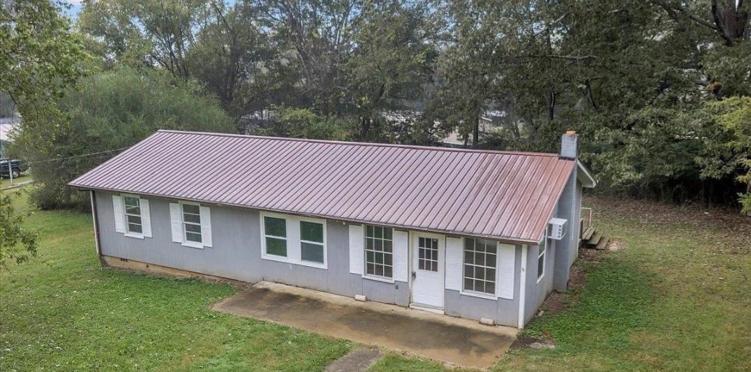 Stevenson House: 144 Burch Ave