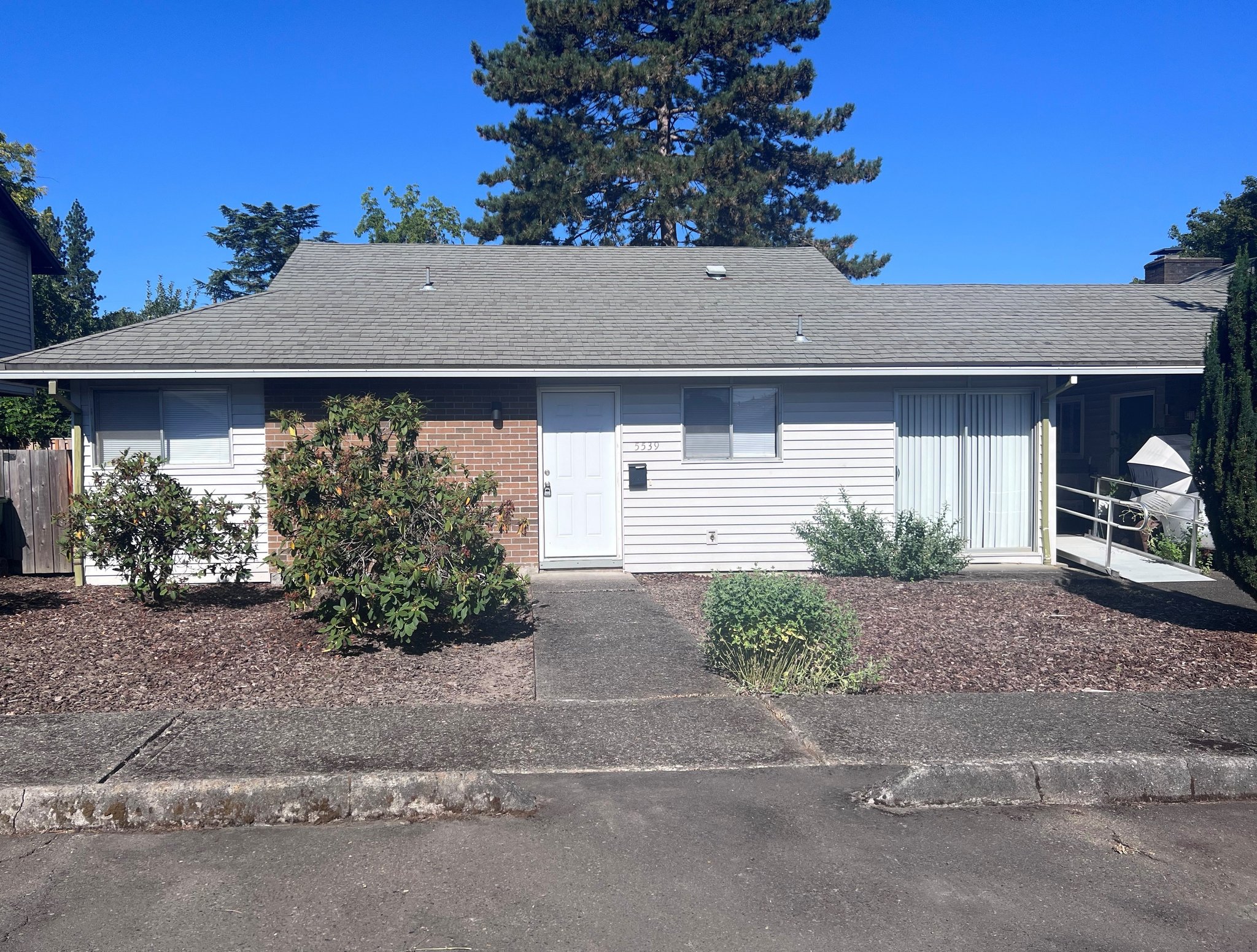 Beaverton Multiplex: 5539 SW Lombard Avenue