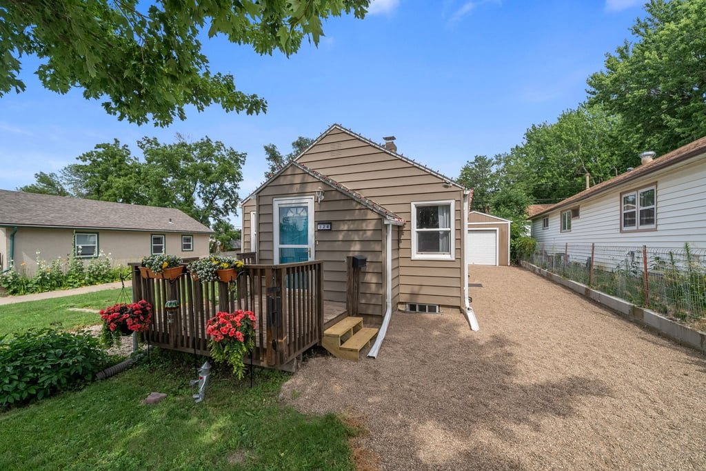 Sioux Falls House: 324 S Omaha Ave
