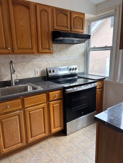 Bronx Apartment: 100 Van Cortlandt Park S