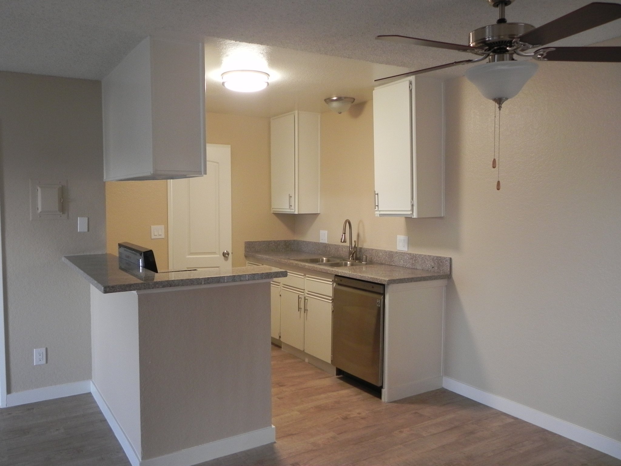 Garden Grove Apartment: 8602 Chapman Ave