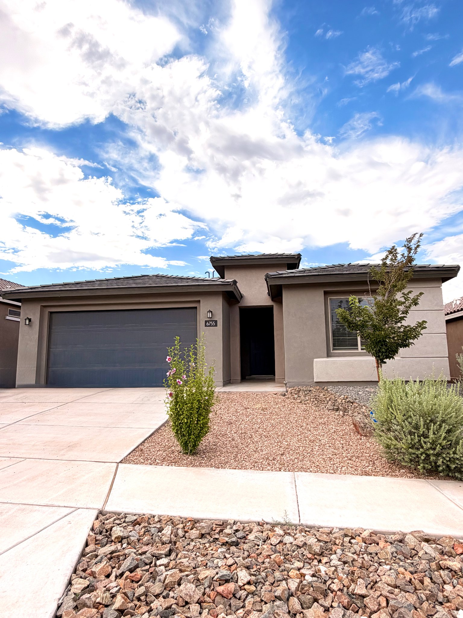 Rio Rancho House: 6755 Sydney Dr NE