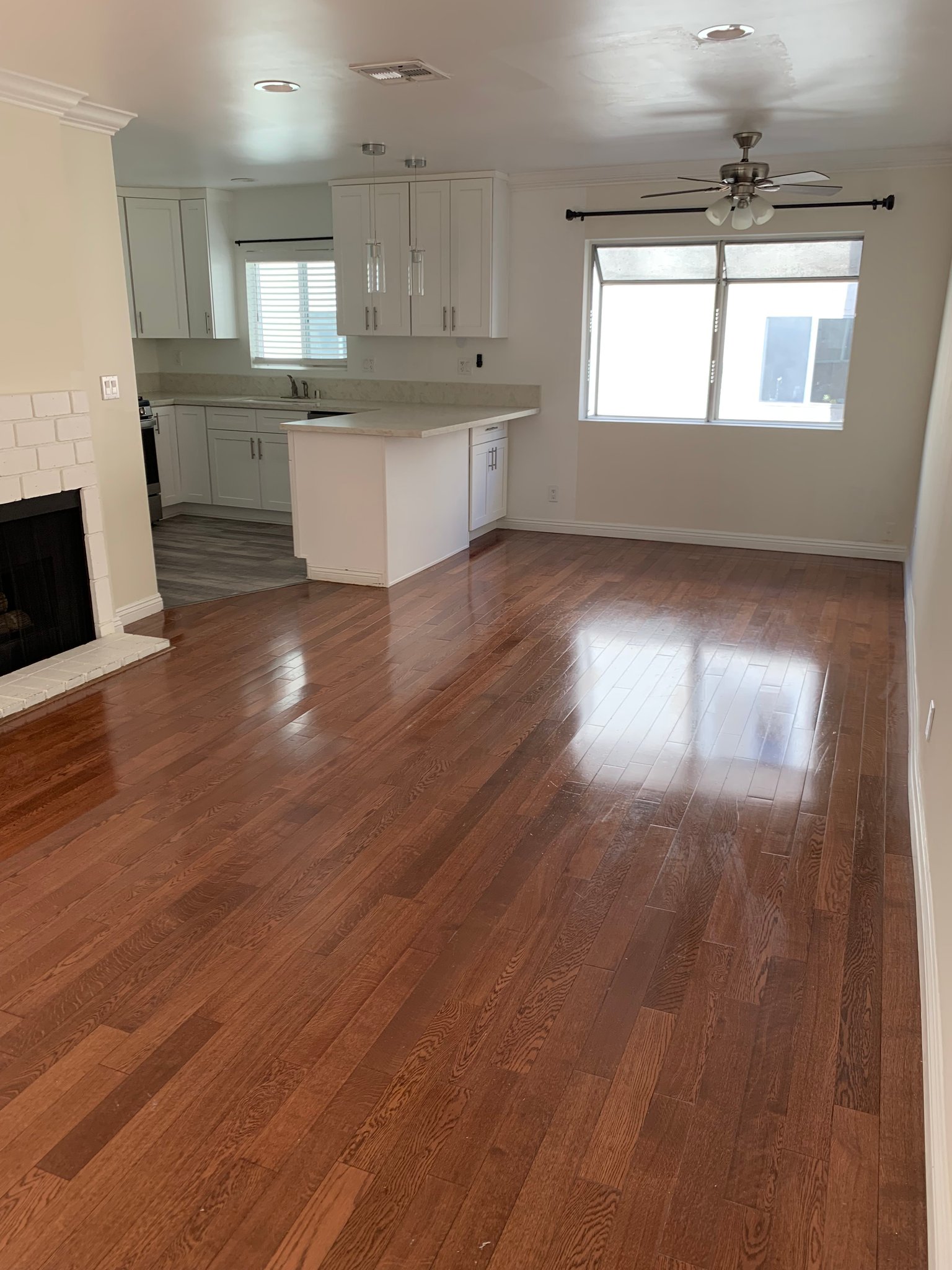 Los Angeles Condo: 1101 Laveta Terrace