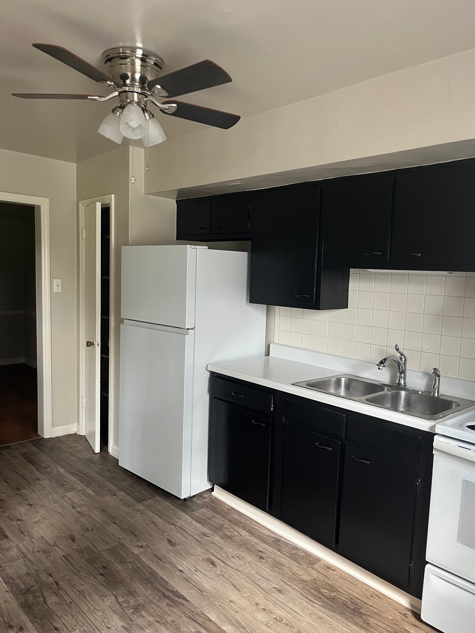 Lexington Apartment: 2017 Saint Michael Dr