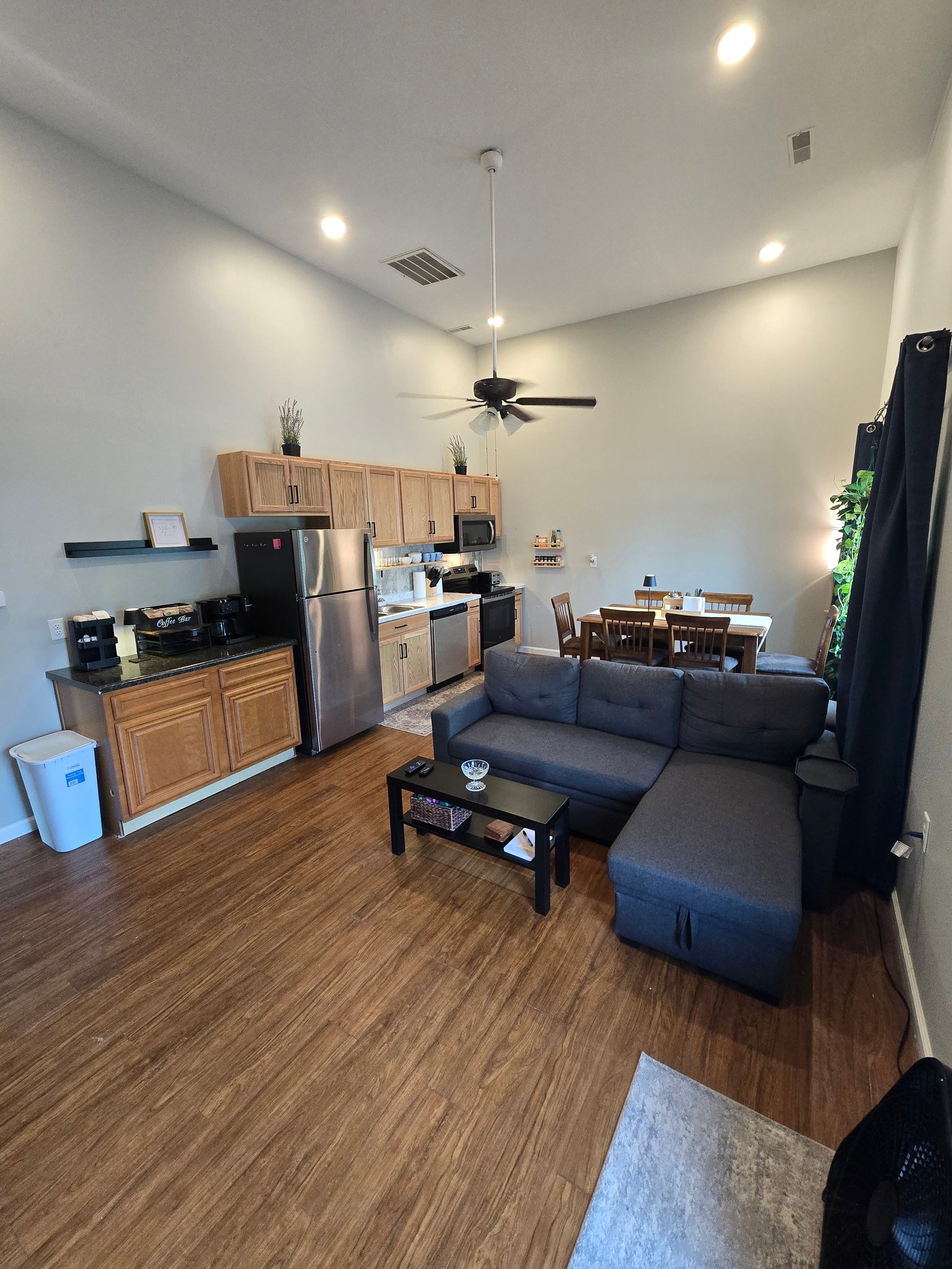 Gas City Apartment: 215 N Harrisburg Ave