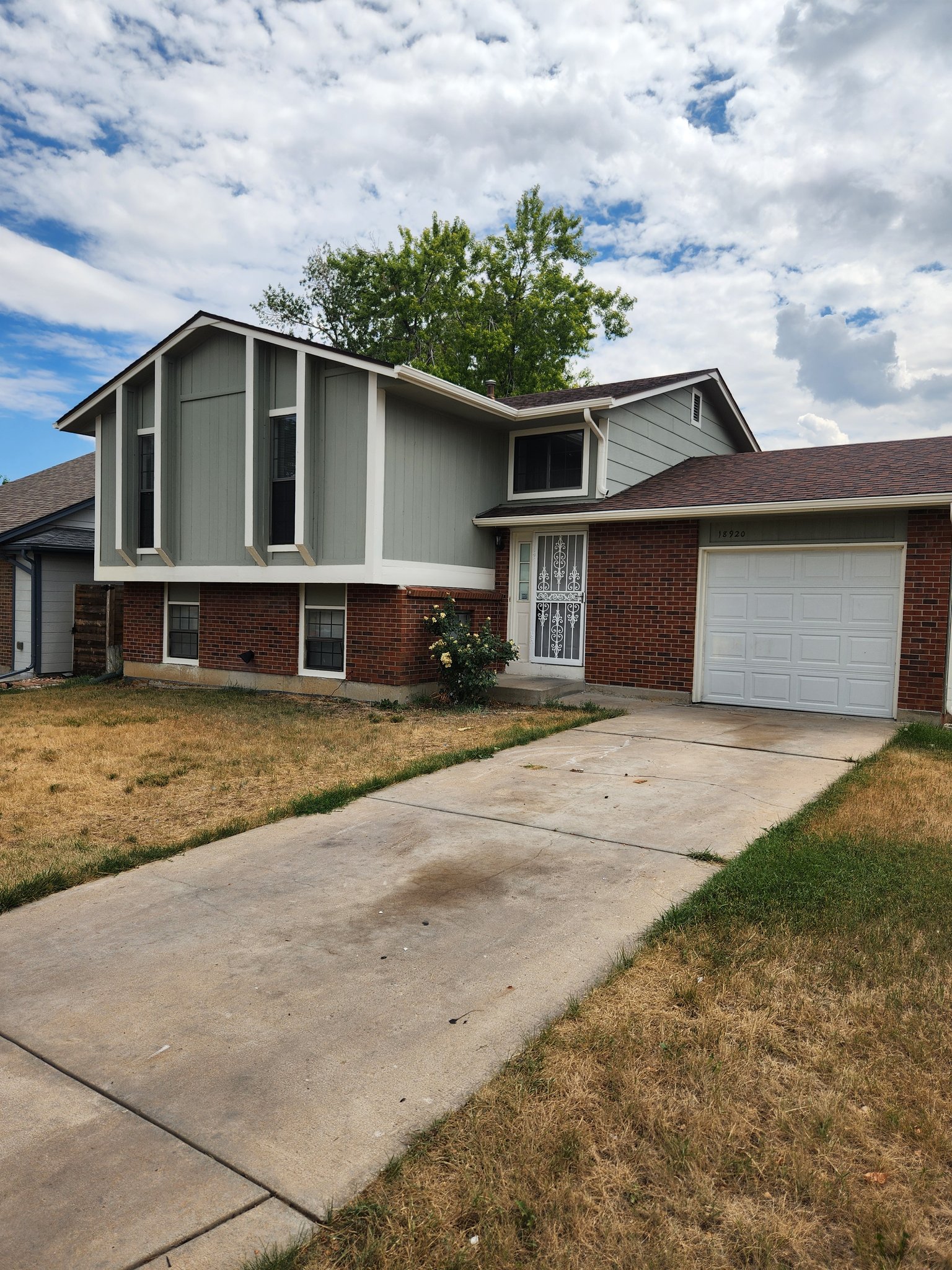 Aurora House: 18920 E Montana Drive