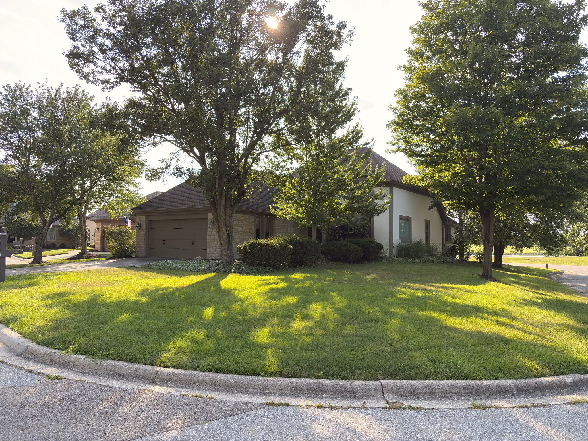 Dublin House: 5990 Kirkwall Ct W