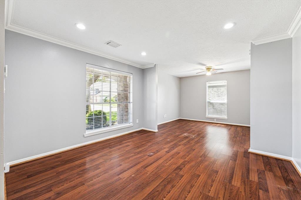 Houston House: 9414 Twilight Moon Dr