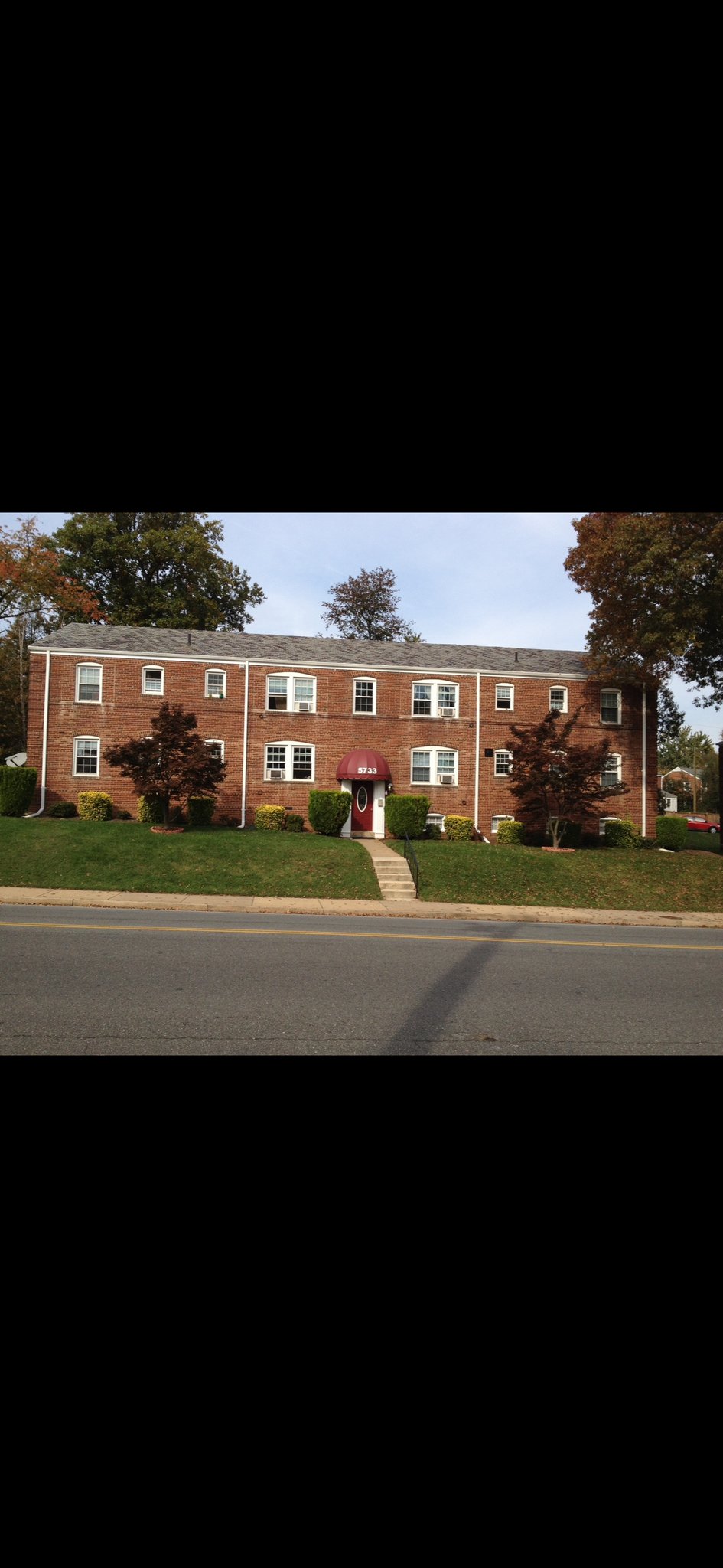 Arlington Apartment: 5733 Washington Blvd
