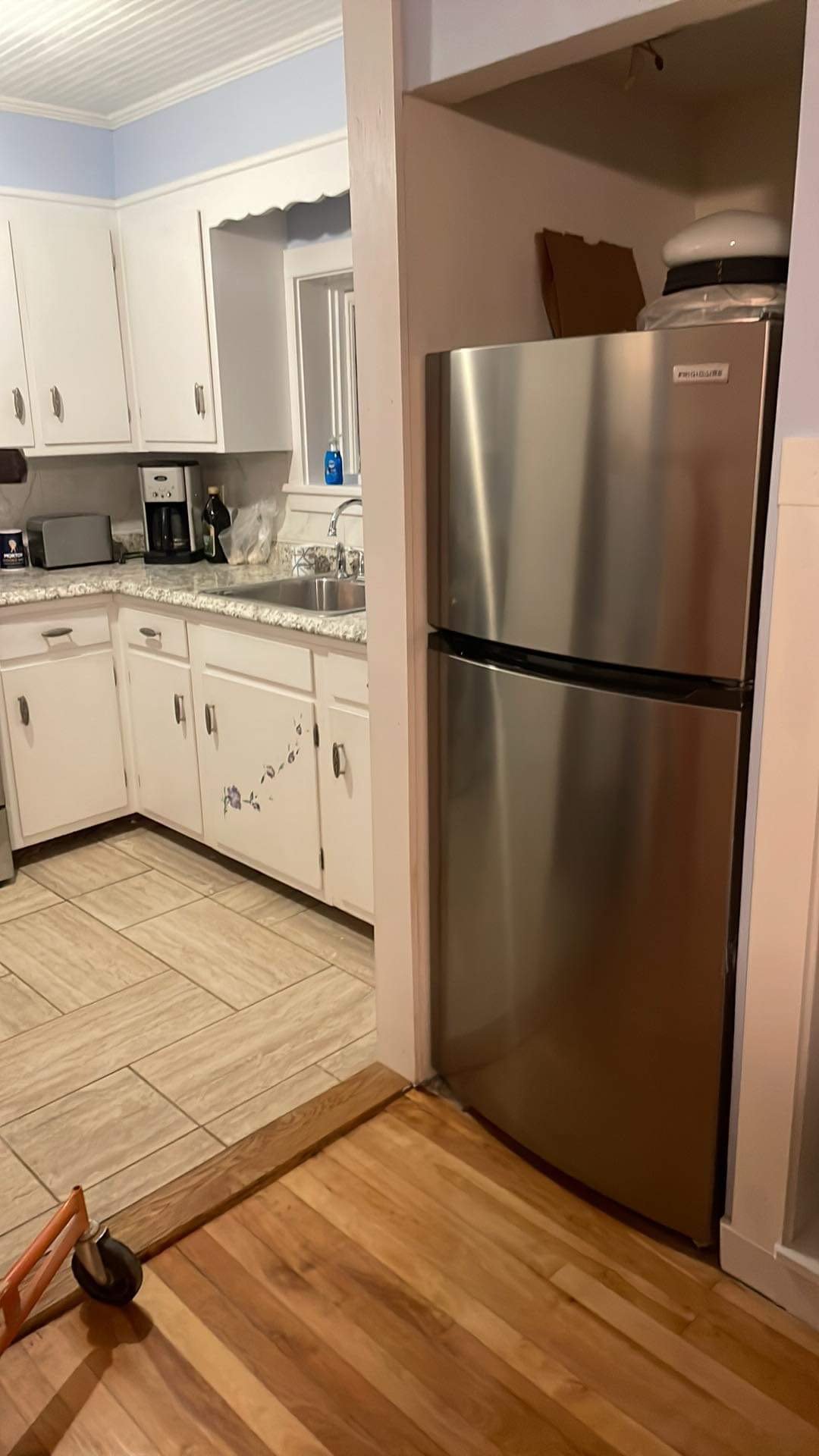 Bethel Apartment: 259 River St