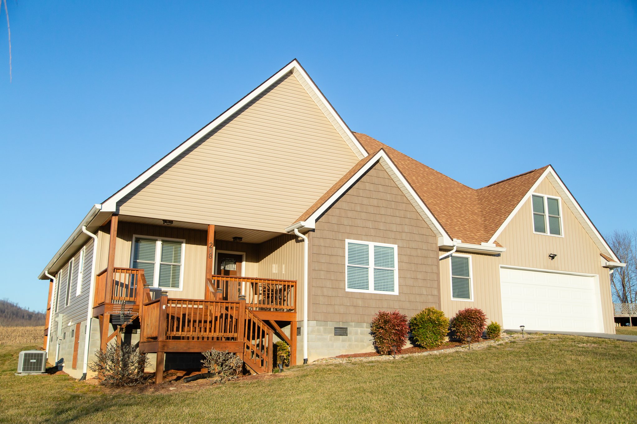 Hendersonville House: 208 Wind Valley Trl