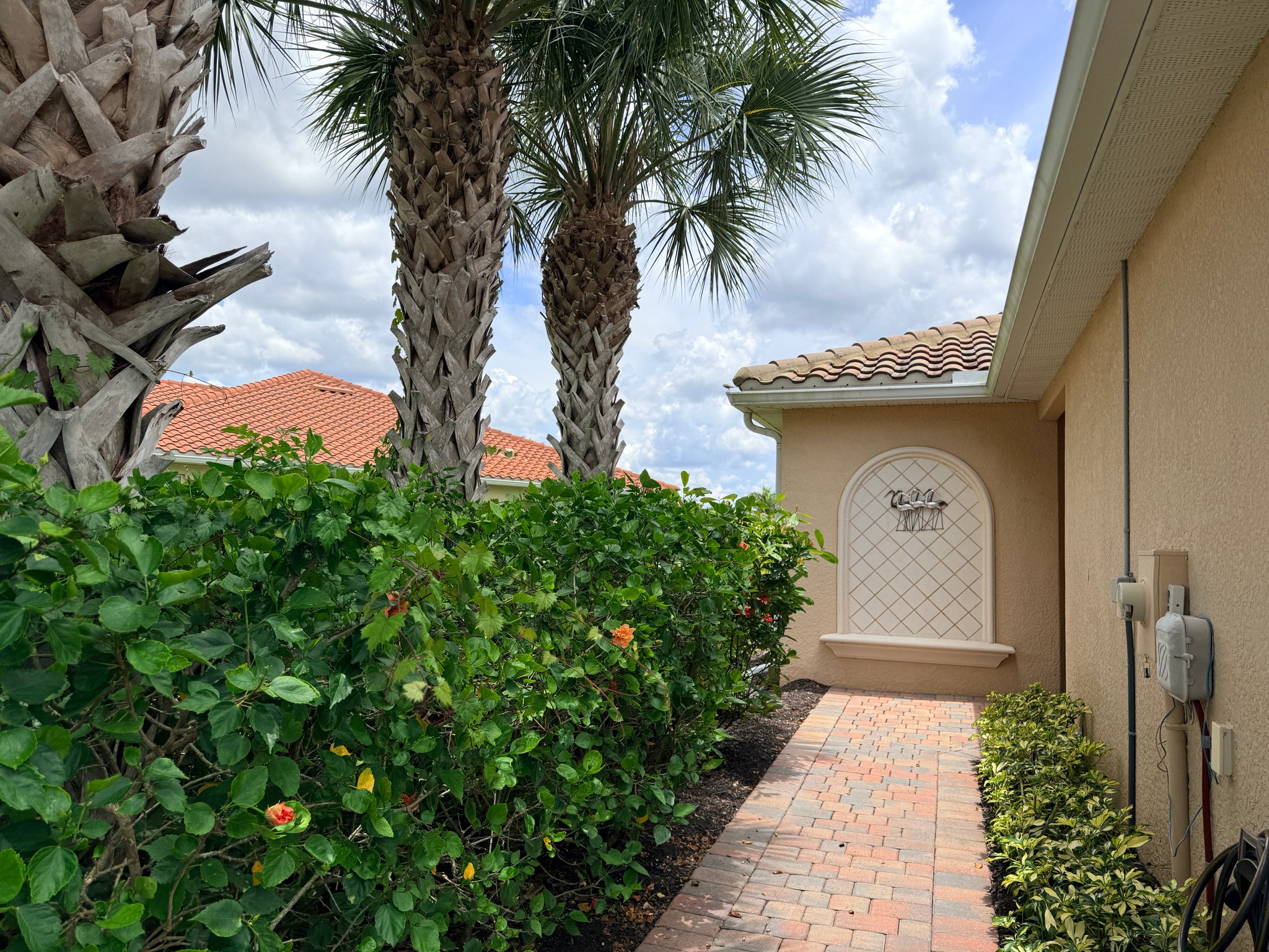Naples House: 14560 Grapevine Dr