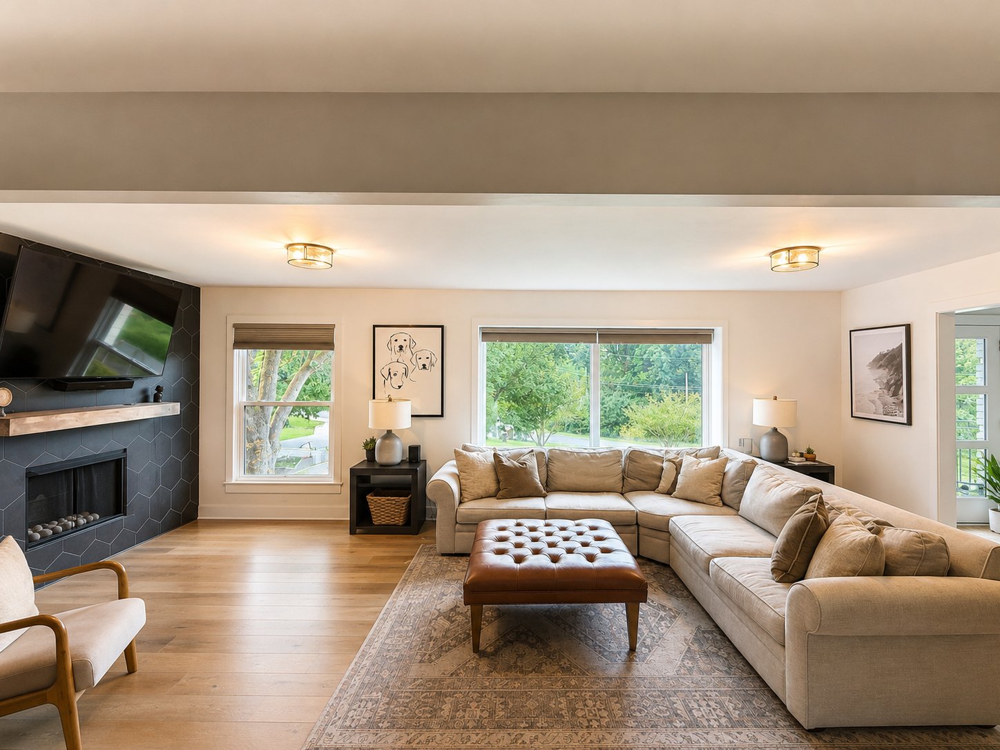 Nashville House: 5738 Knob Rd