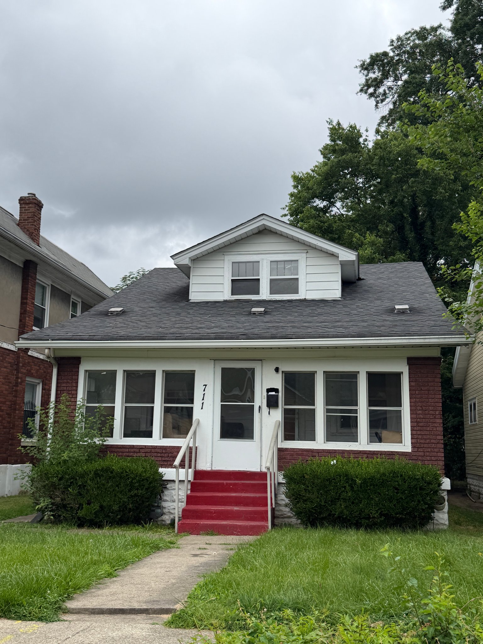 Louisville House: 711 S 42nd