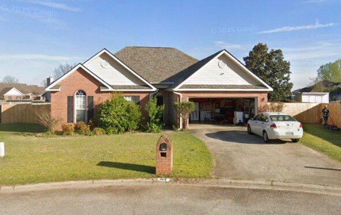 Warner Robins House: 102 Trevore Ct
