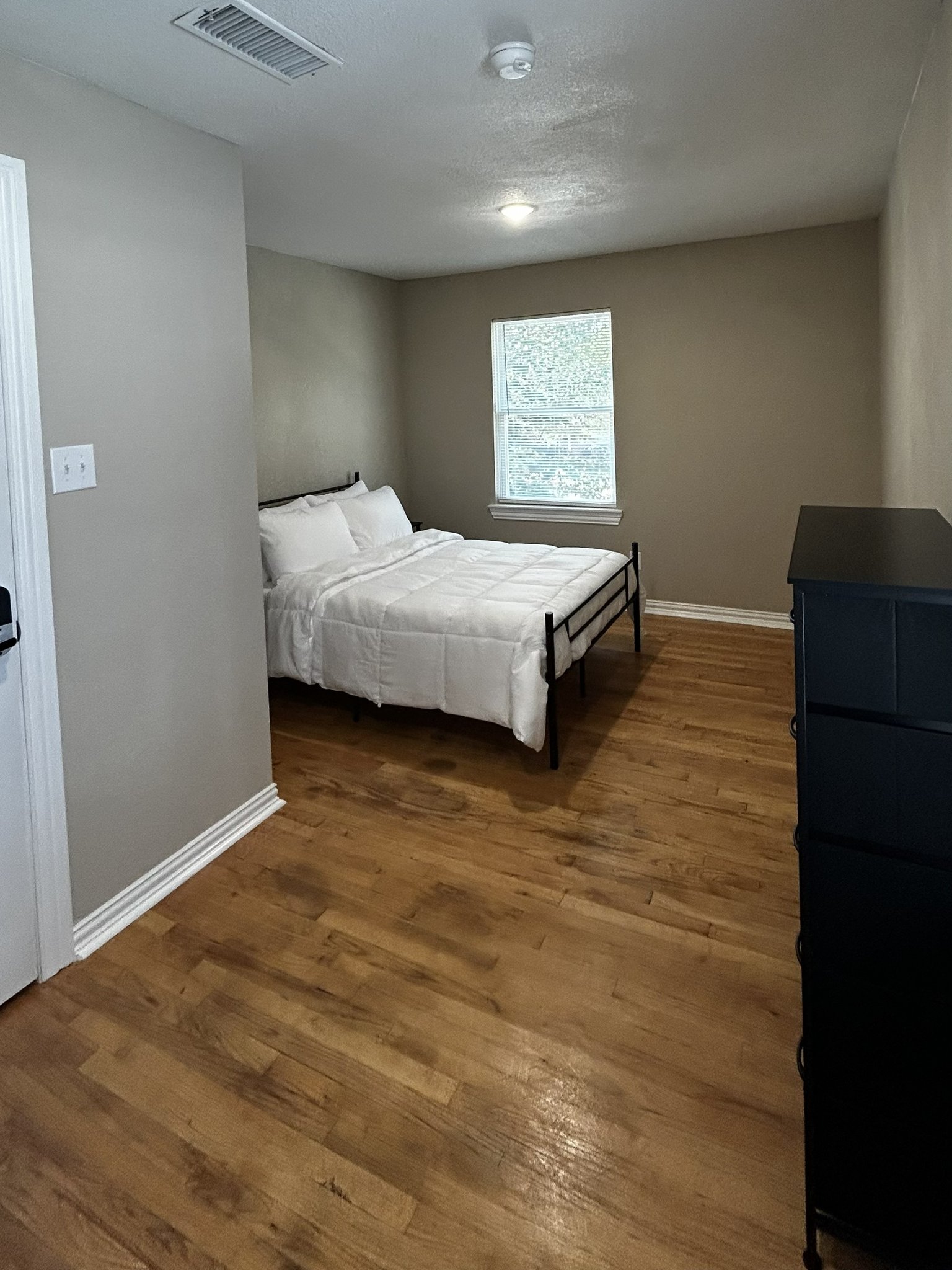 Arlington House: 2311 E Mitchell St