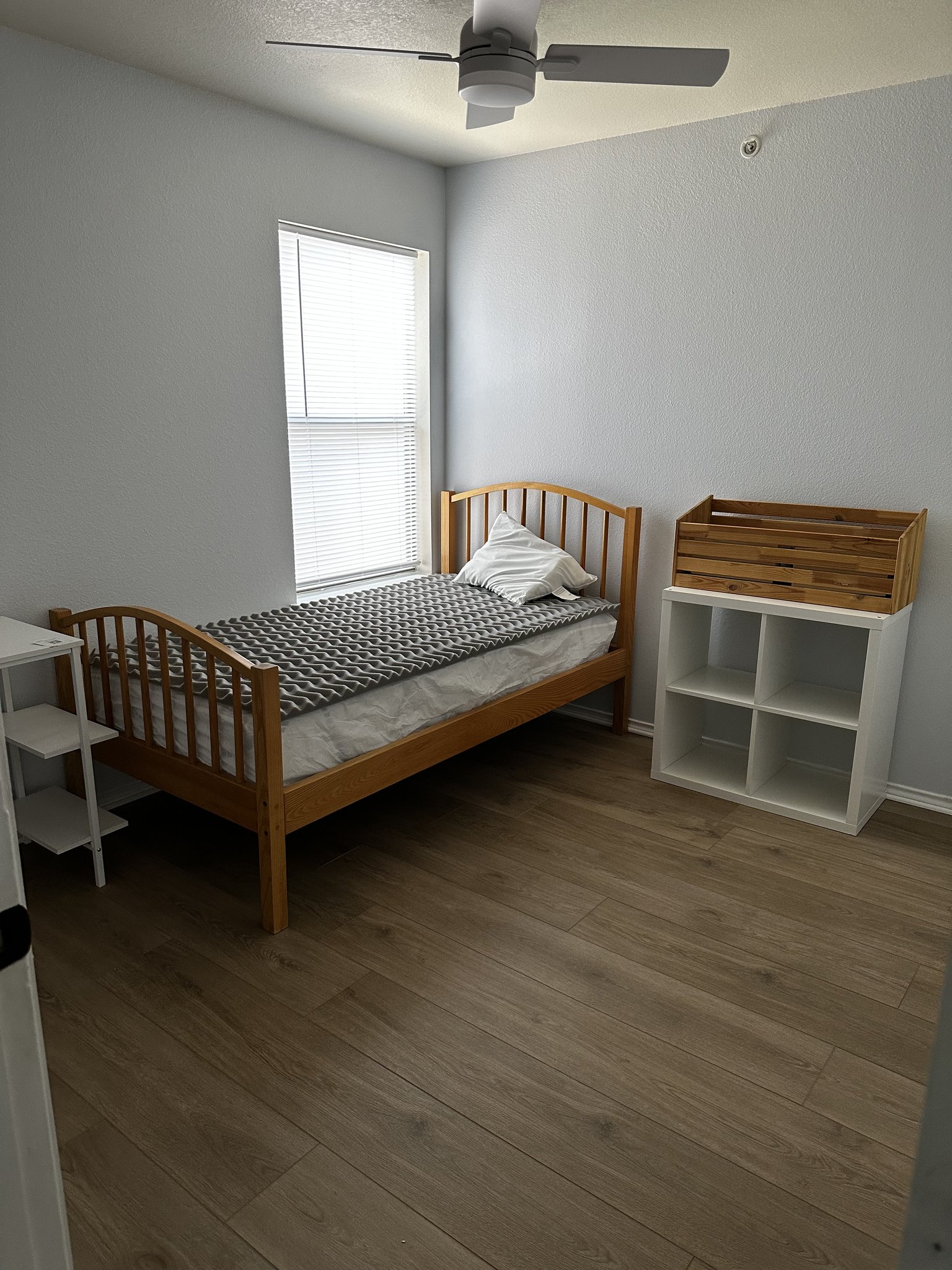 Universal City Single Room: 10702 Mathom Landing