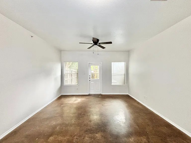 Universal City Townhome: 10702 Mathom Landing