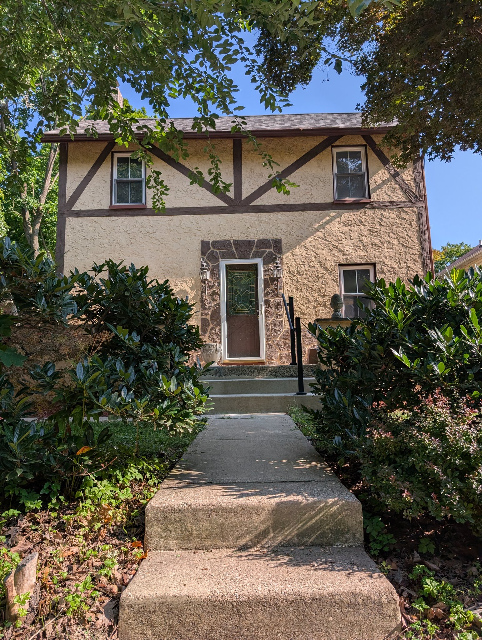 Wayne House: 966 Upper Gulph Rd