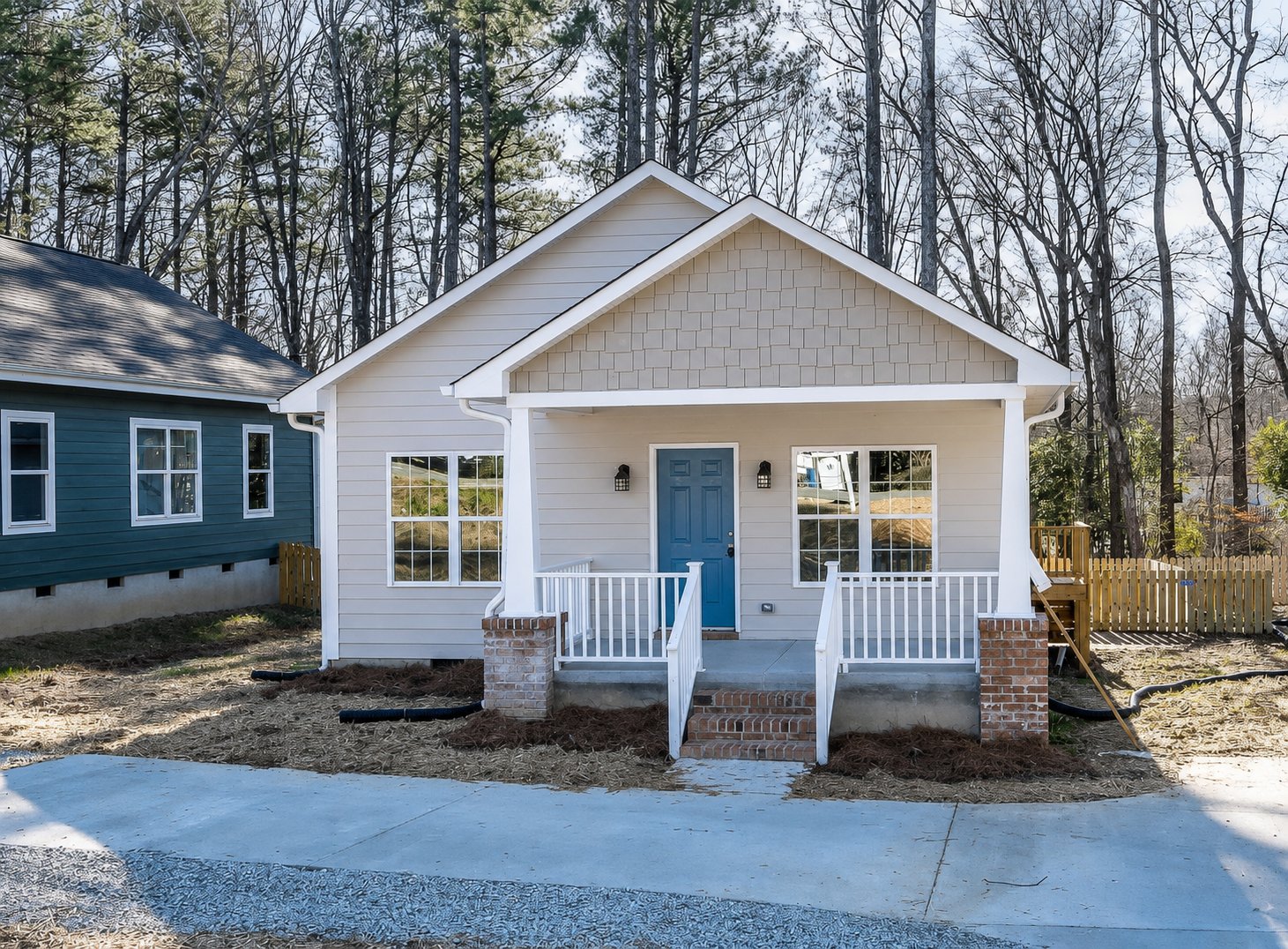 Durham House: 2612 Holloway St
