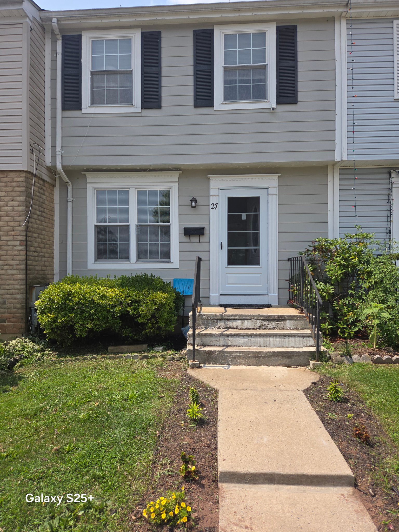 Frederick Townhome: 27 N Pendleton Ct