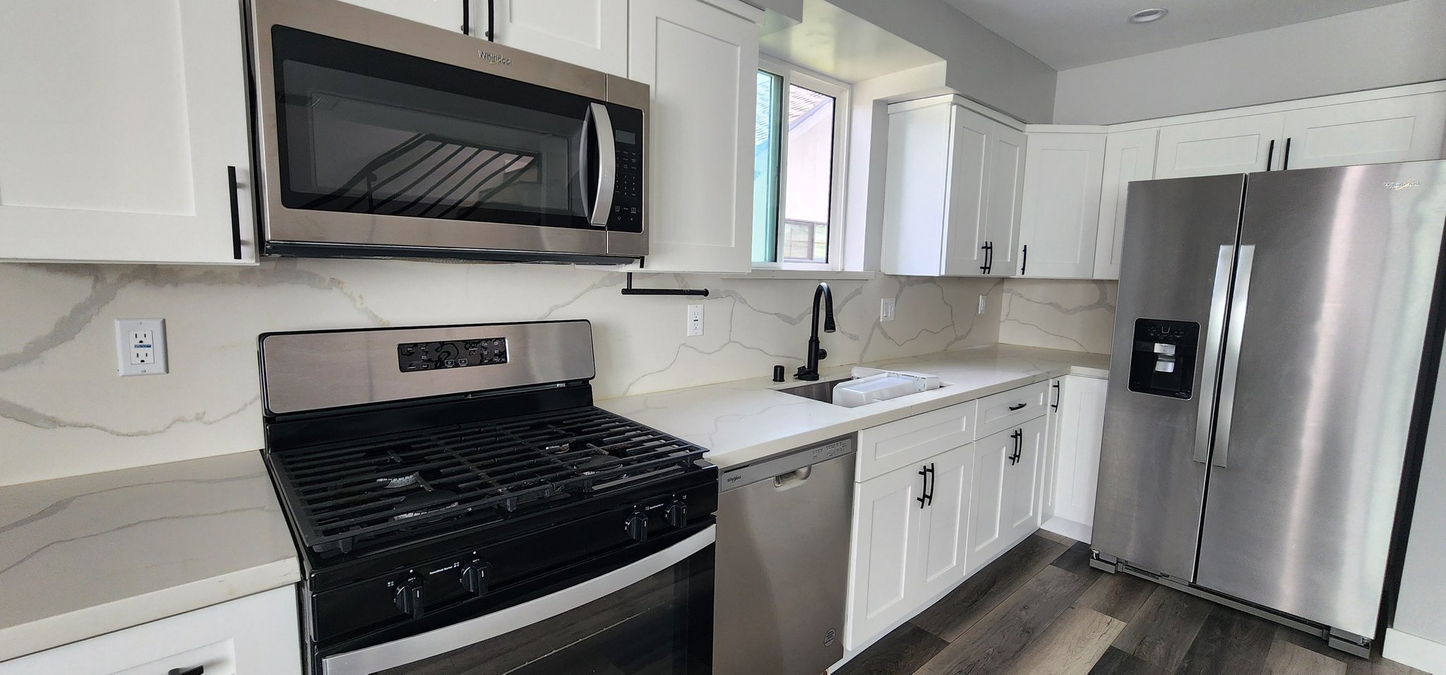 Los Angeles Townhome: 2408 Hauser Blvd