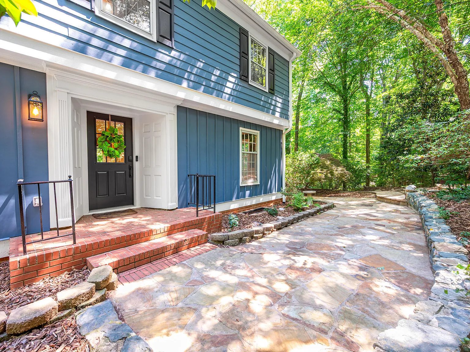 Chapel Hill House: 811 Kings Mill Rd