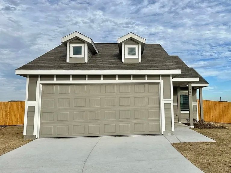 Fort Worth House: 9844 Trusler Rd