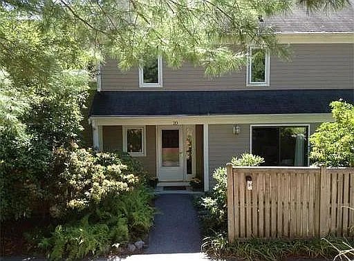 Lexington Townhome: 20 Drummer Boy Way