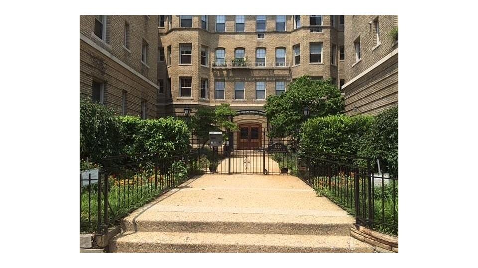 Washington Condo: 3220 17th St NW