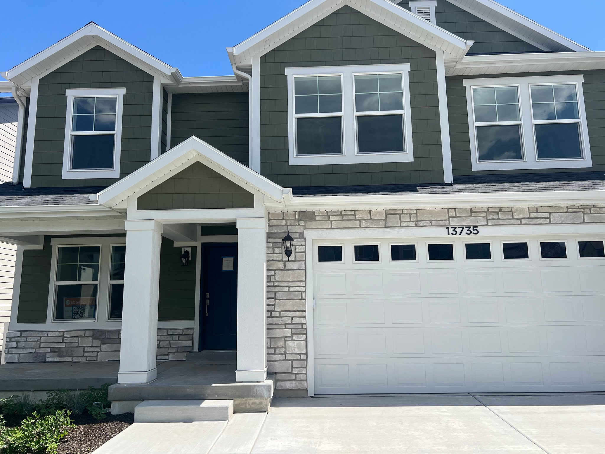 Riverton House: 13735 S Devers Dr