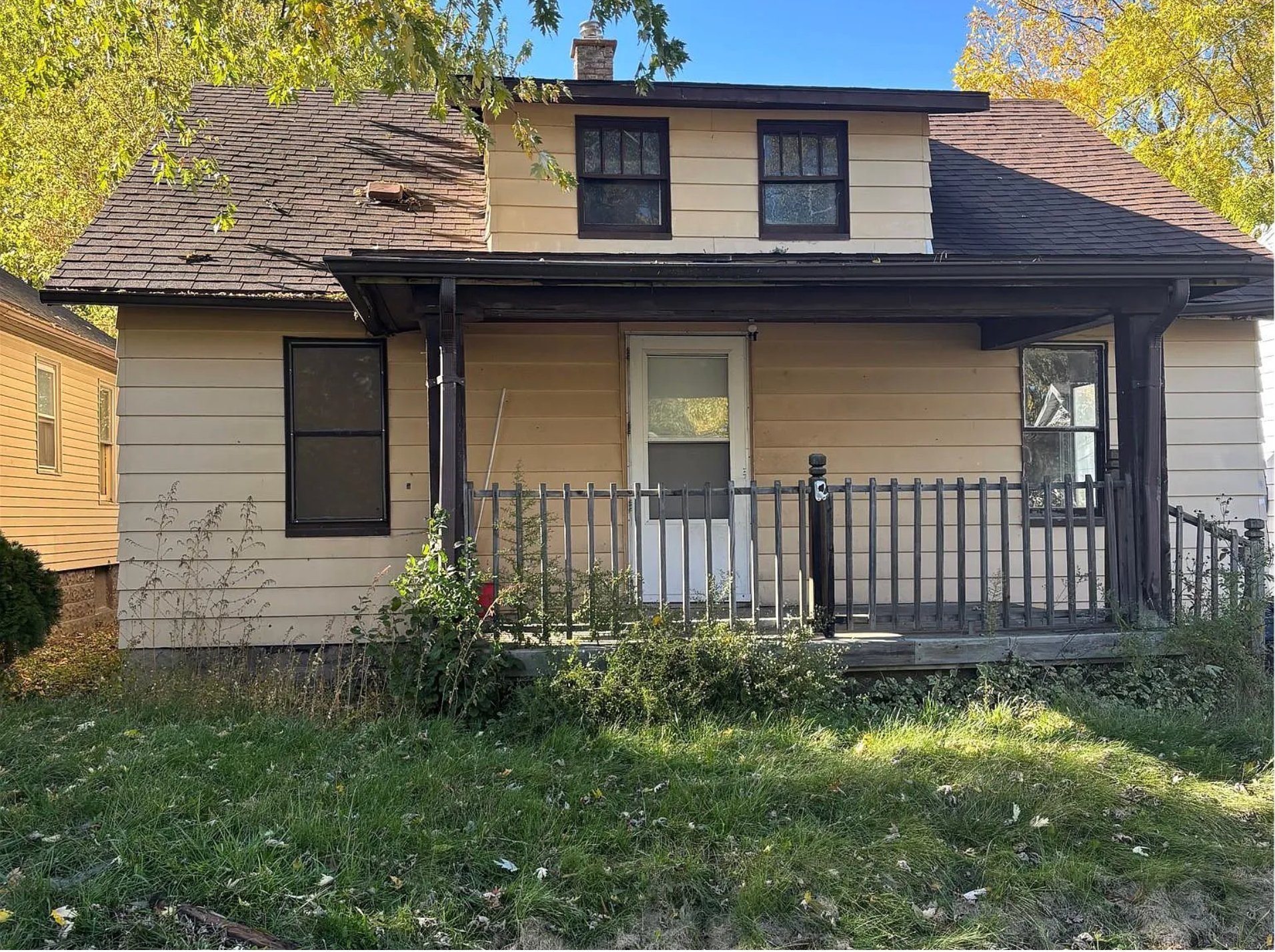 Flint House: 1202 Knapp Ave