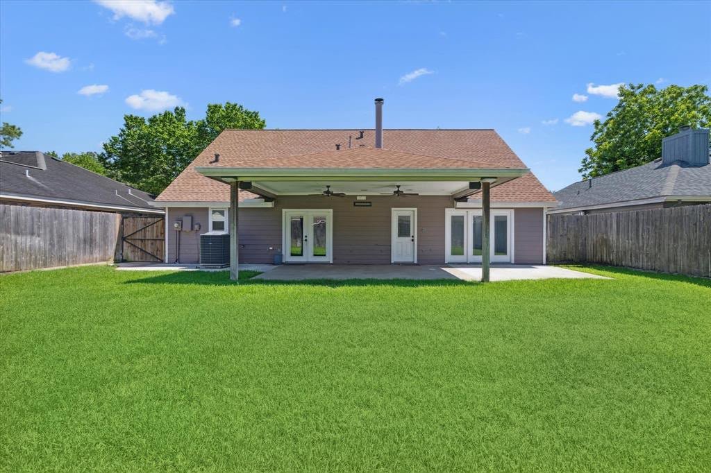 Houston House: 9414 Twilight Moon Dr