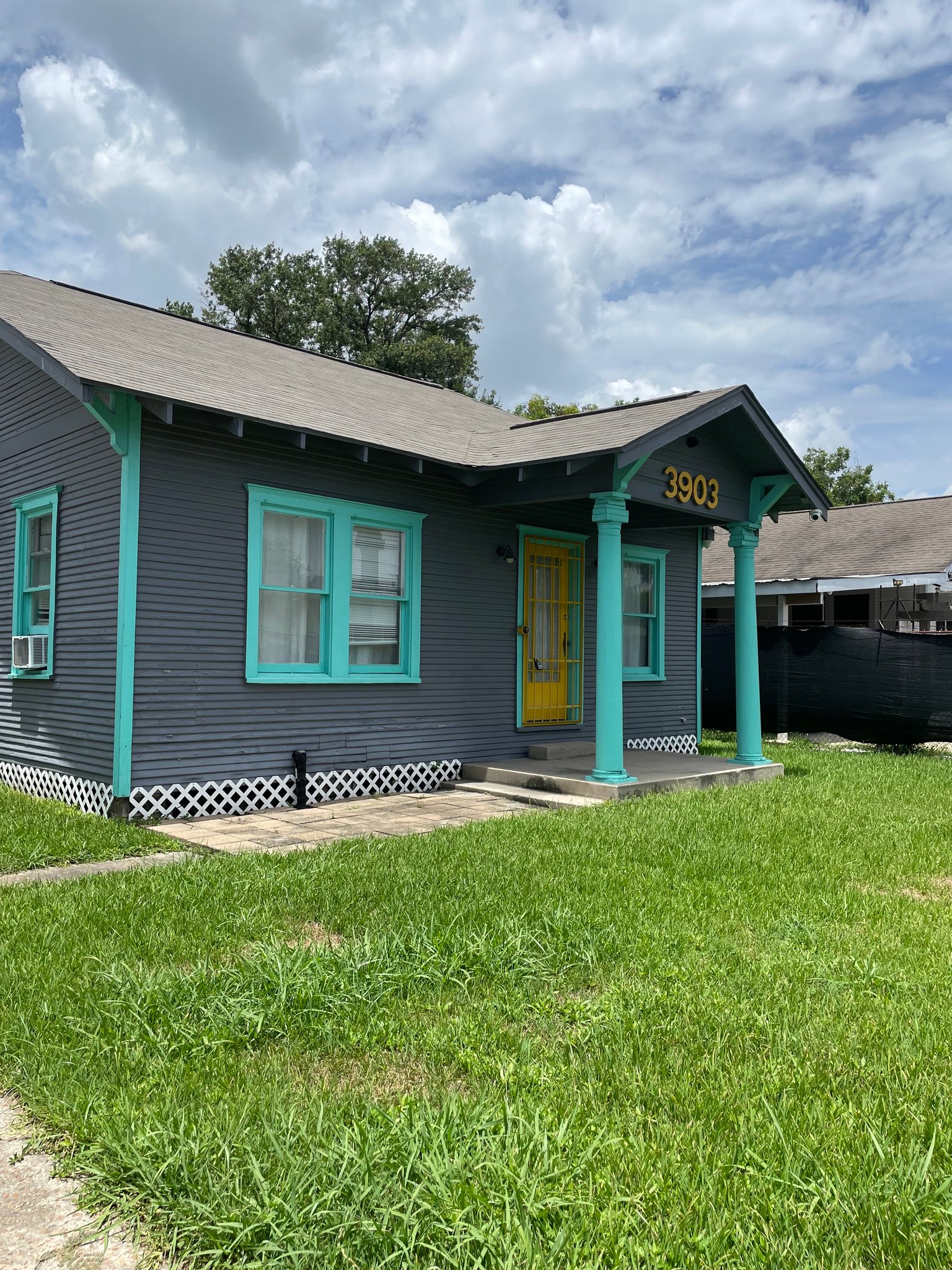 Houston House: 3903 Billingsley St