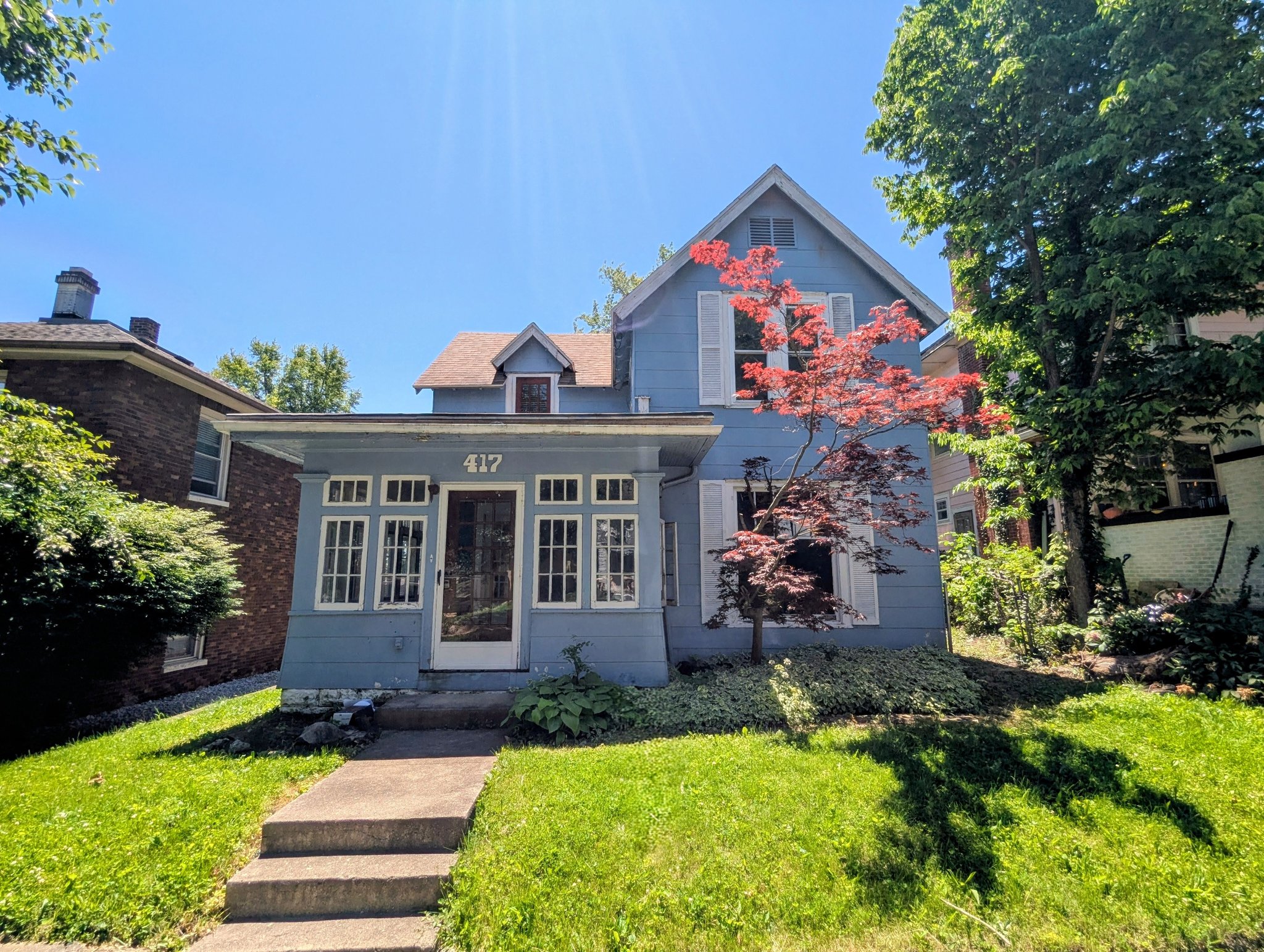 Marion House: 417 W Nelson St