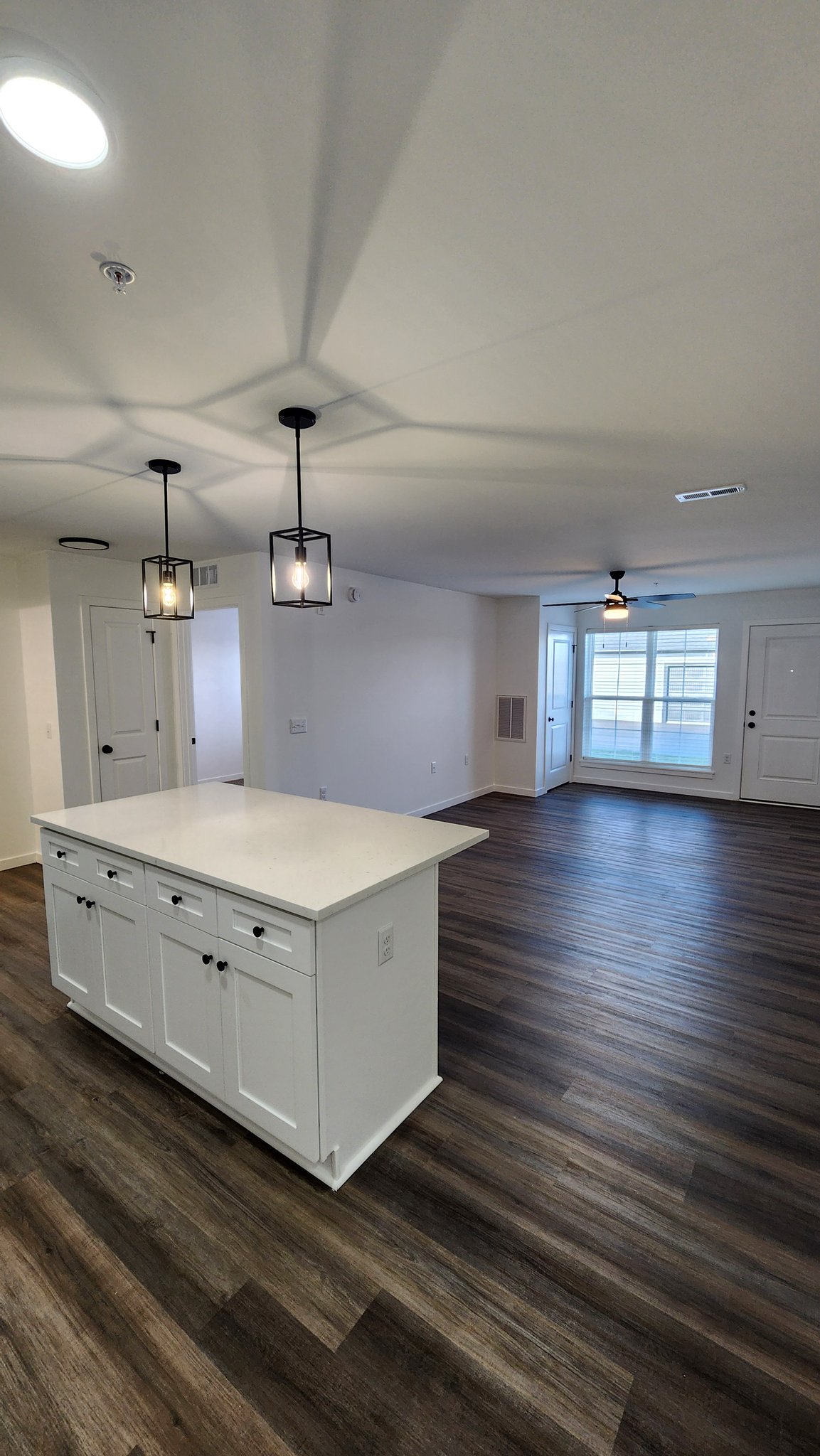 Milton Apartment: 865/851 Arthur Dr.