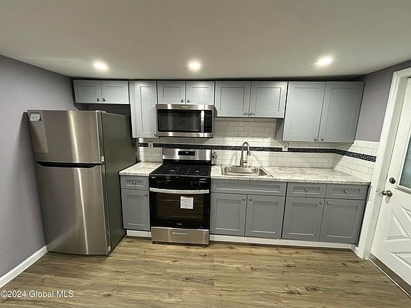 Rensselaer Single Room: 97 3rd Ave.