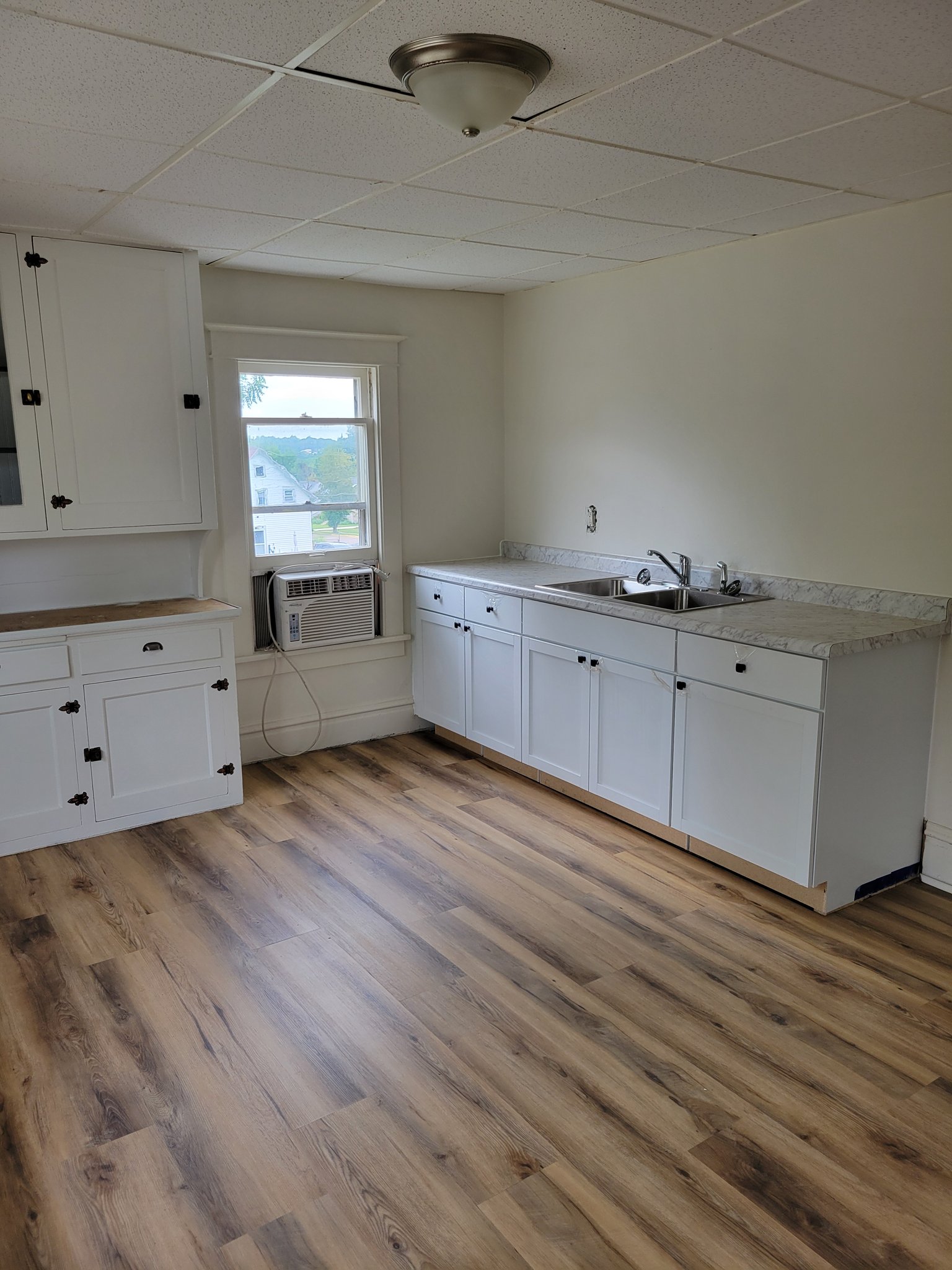 Aurora Apartment: 744 High st