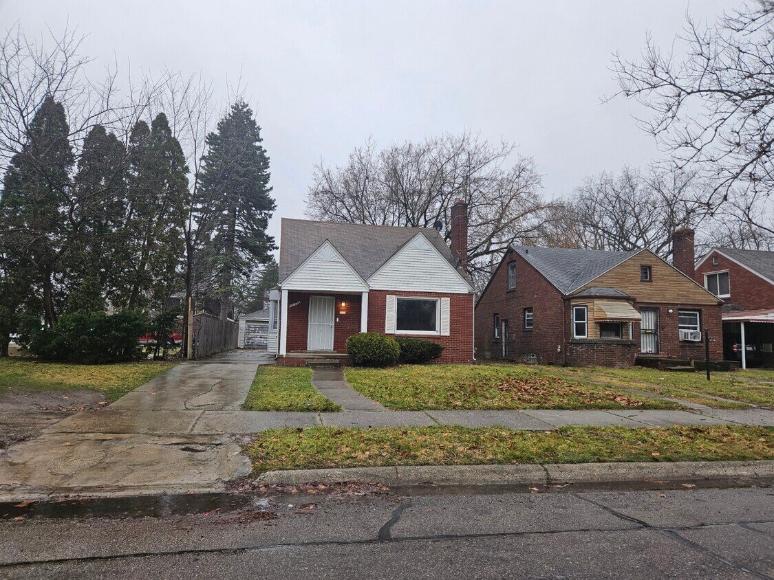 Detroit House: 12736 Asbury Park