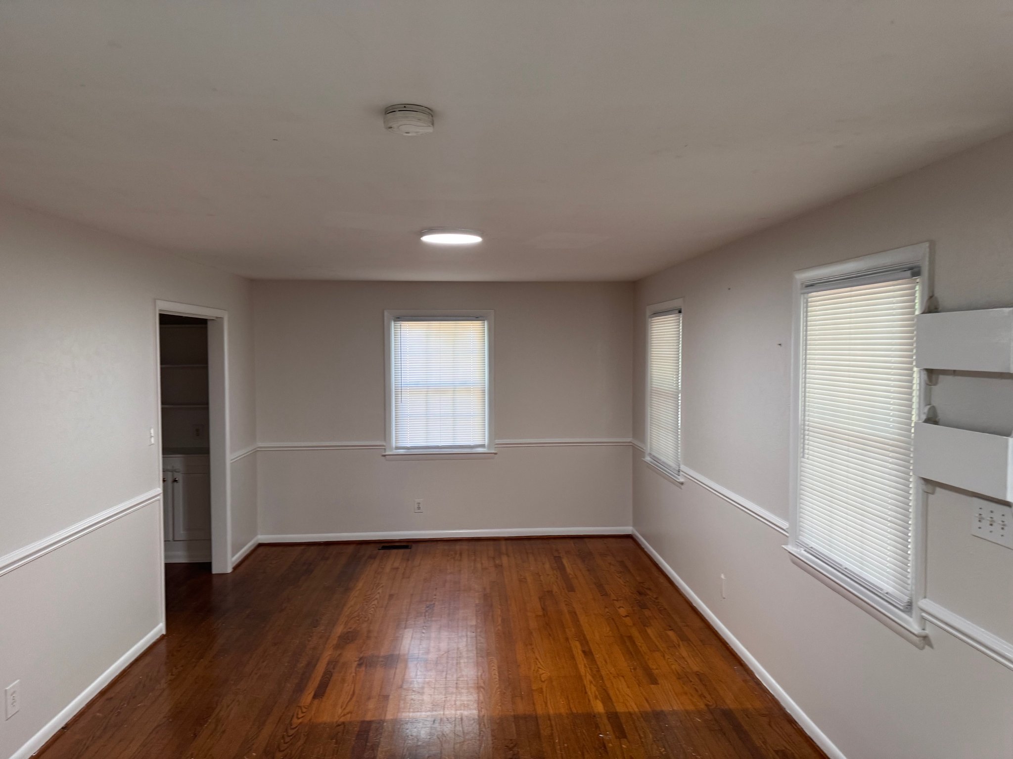 Raleigh House: 409 N Glen Dr