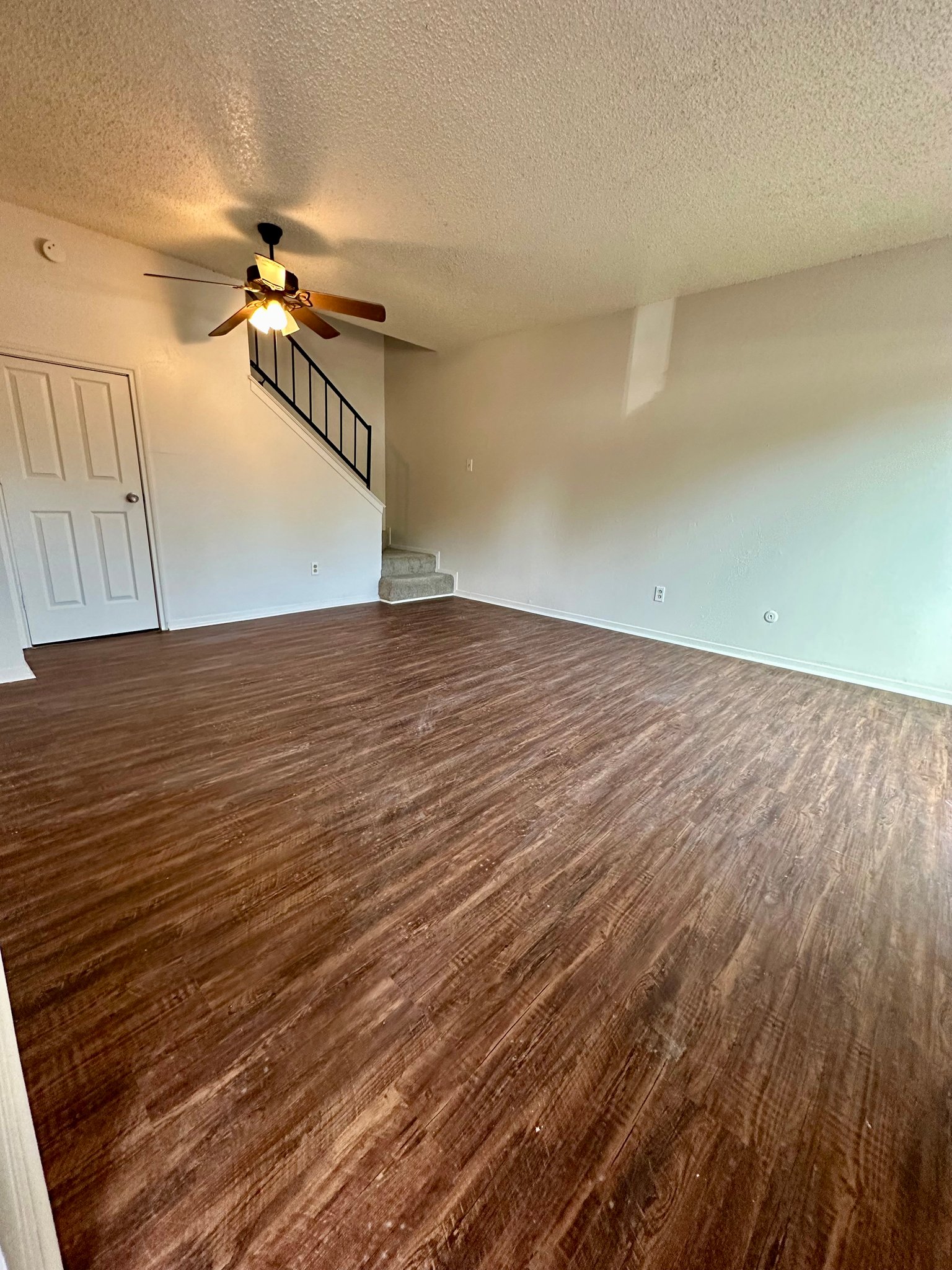Arington Apartment: 715/719 N Center St