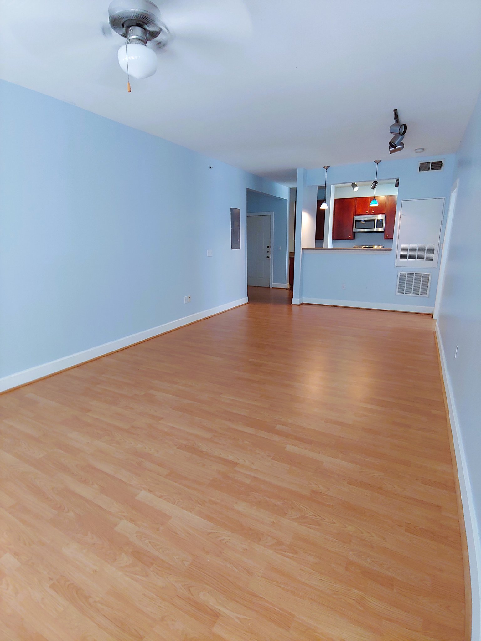 Austin Condo: 1901 Crossing Pl