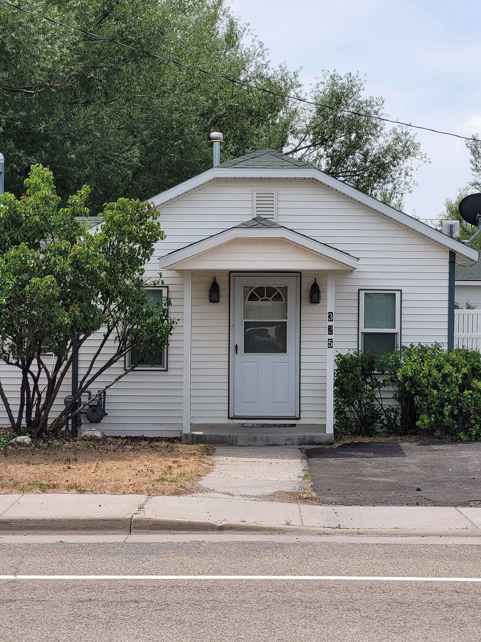 Mountain View House: 325 2nd Street