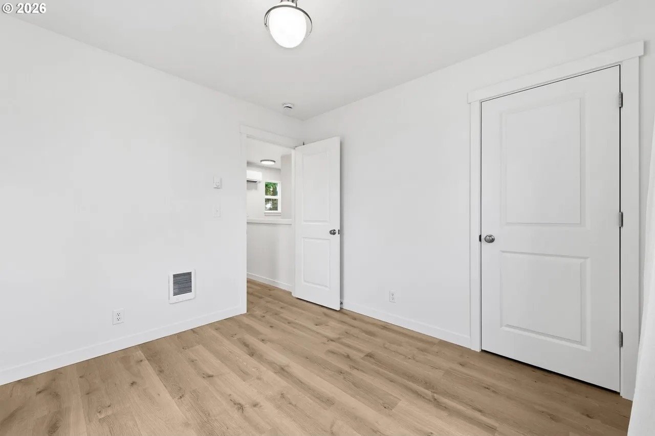 Eugene House: 5592 Burnett Ave