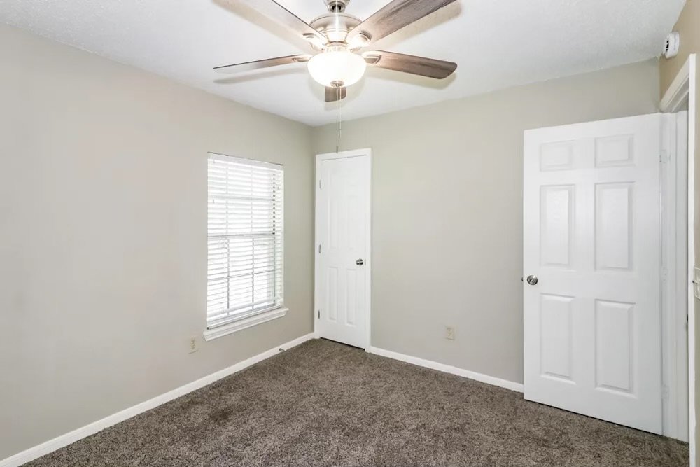 Houston Townhome: 16110 Sweetwater Creek Dr